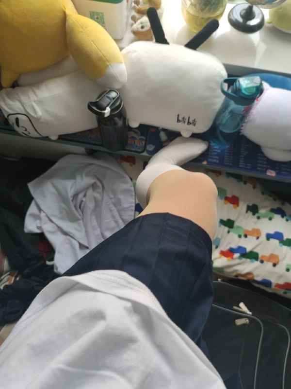 踩死你这个磕我脑袋的破台子！