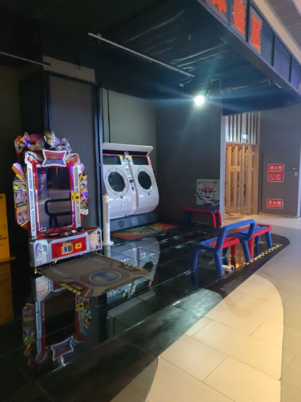 第一次玩到机厅关门（虽然最后一把我都没排上，呜呜